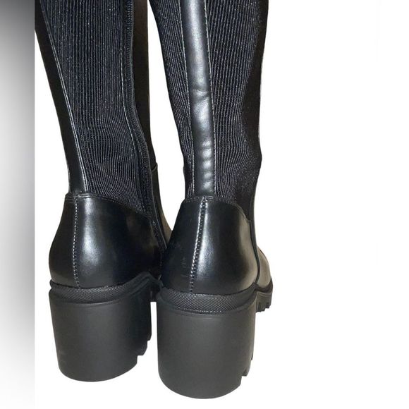 Beautiful Knee-High Stretch Panel Vegan 🌱 Leather Chunky Sole Boots - NWT - Picture 3 of 7